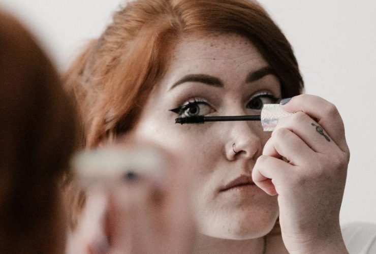 How to Wear Mascara